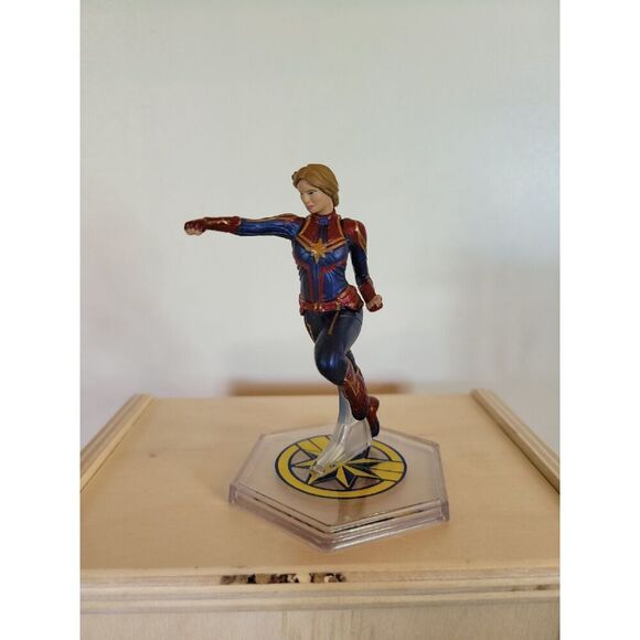Disney Avengers The Infinity Saga Captain Marvel - Picture 2 of 3